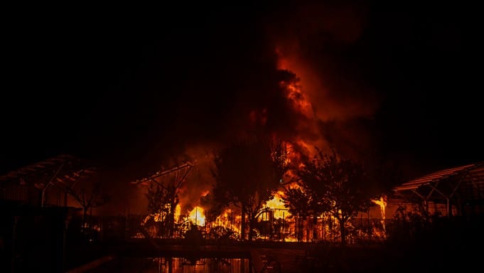 L'incendio alla Dm Caravan