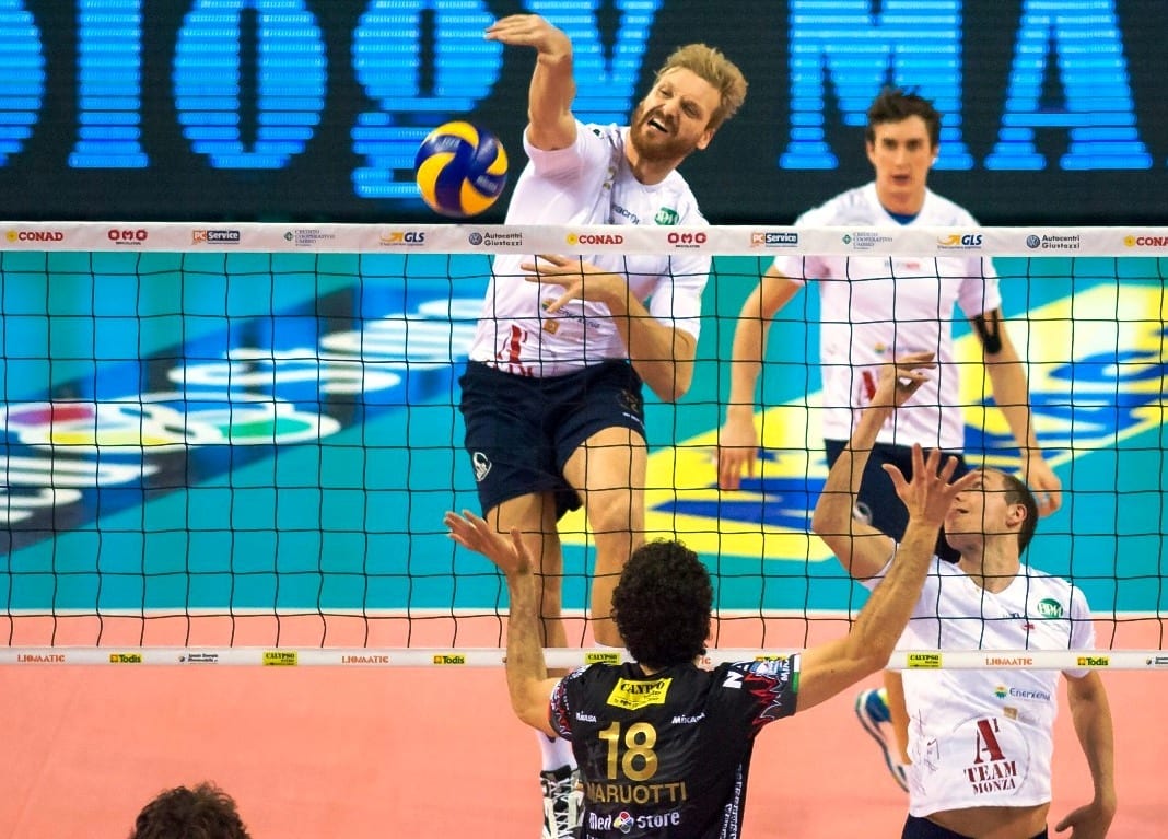 Alberto Elia in azione contro la Sir Safety