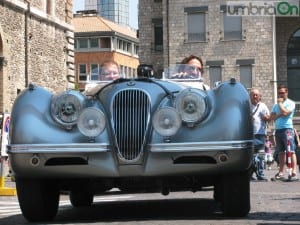 Un auto d'epoca in gara