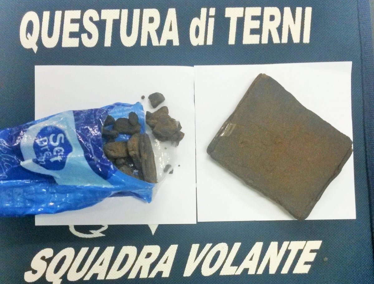 La droga sequestrata al minorenne