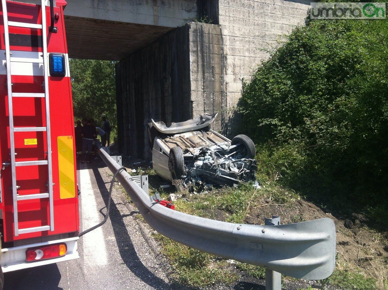L'auto ribaltata
