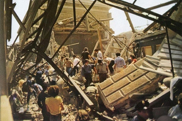 La stazione dopo lo scoppio della bomba