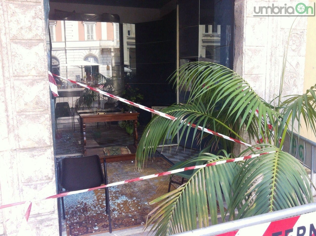 La vetrata rotta