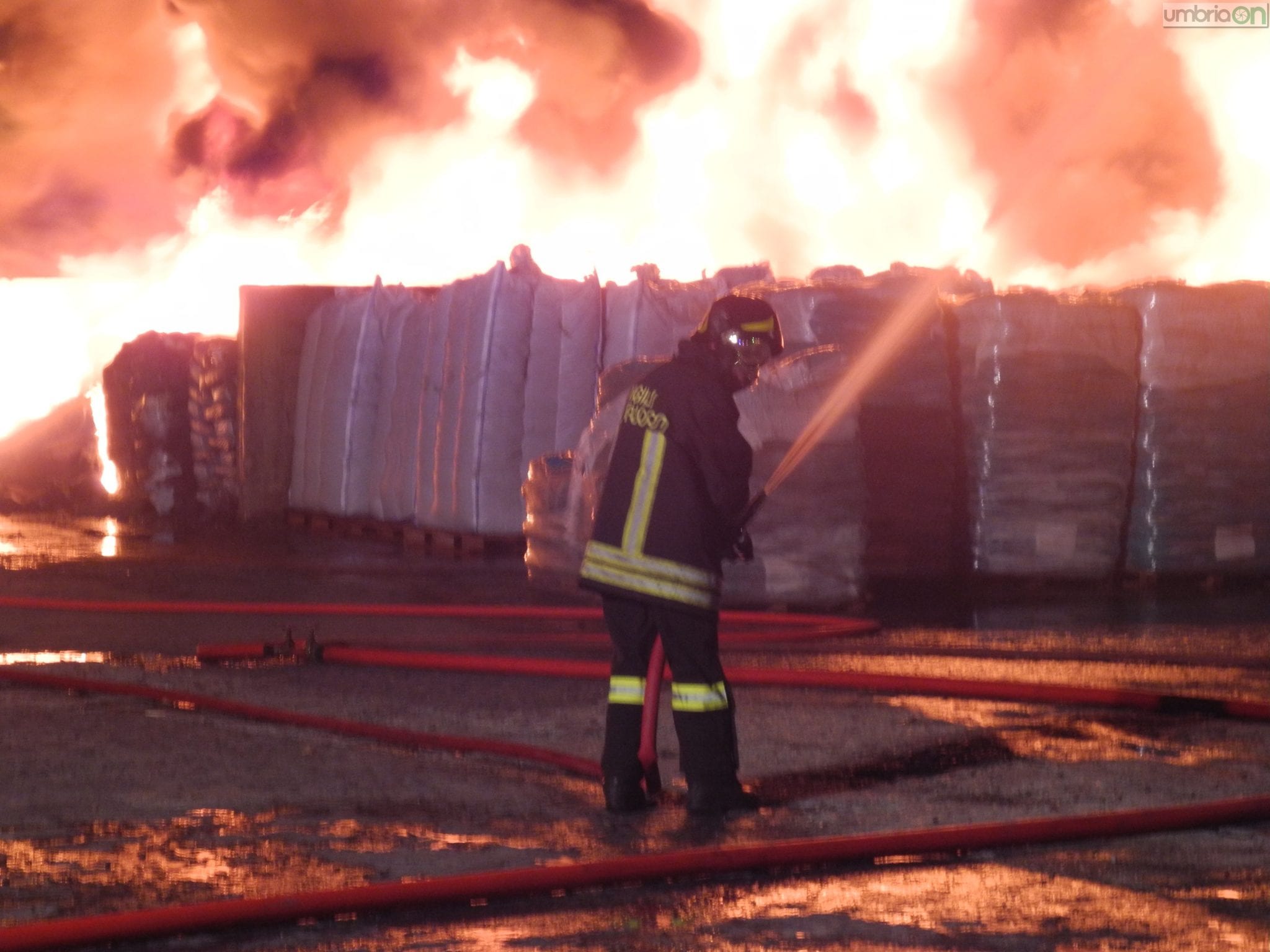 Vigili del fuoco al lavoro
