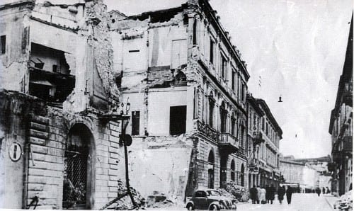 Le macerie dopo le bombe