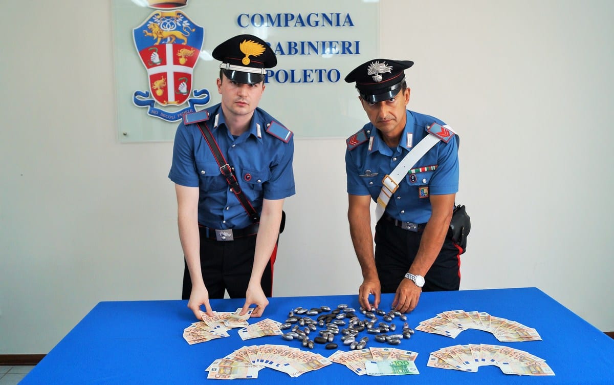 La droga sequestrata dai militari