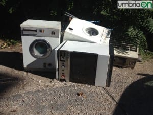 Terni discarica via don luigi sturzo (6)