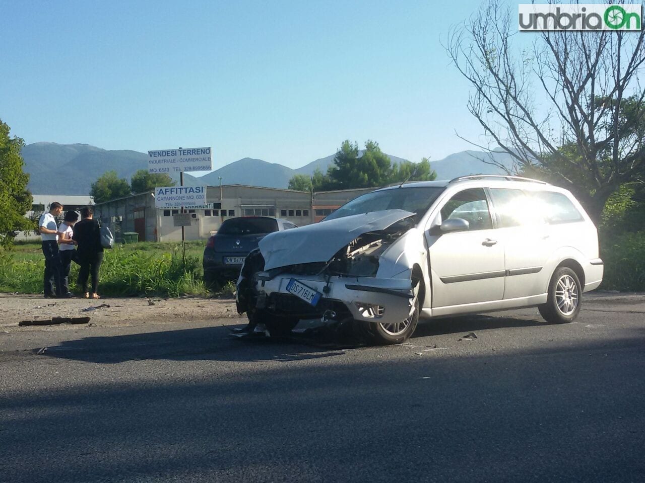 Uno dei tanti incidenti avvenuti all'incrocio 'maledetto'