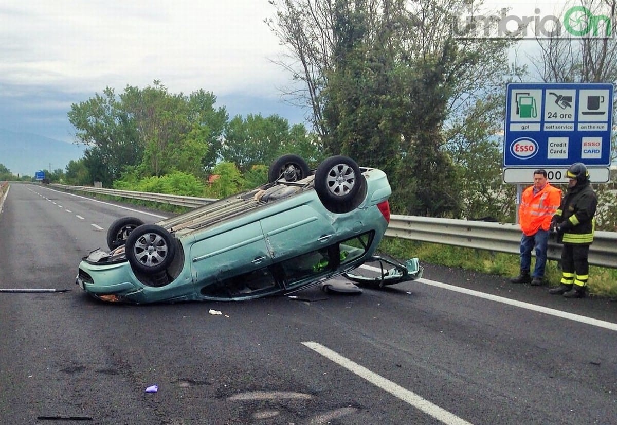 L'auto della giovane