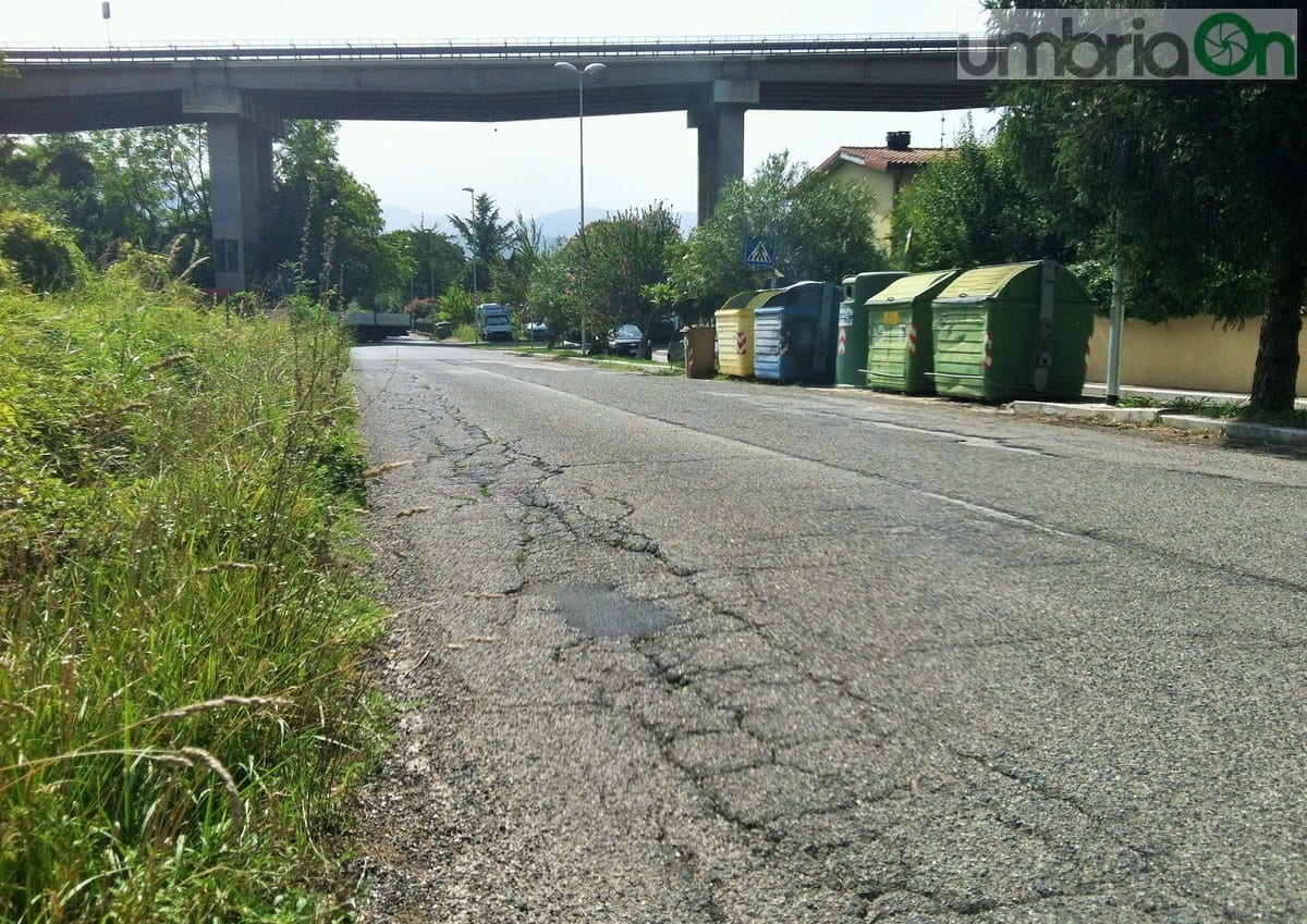 Viadotto e asfalto dissestato