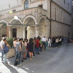 Perugia, fiction ‘Luisa Spagnoli’: tutti in fila