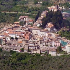 A Montefranco scocca l’ora della ‘pizza sotto lu focu’: torna la sagra