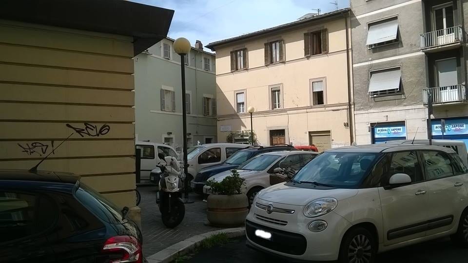 Terni, quella piazza ‘ostaggio’ delle auto