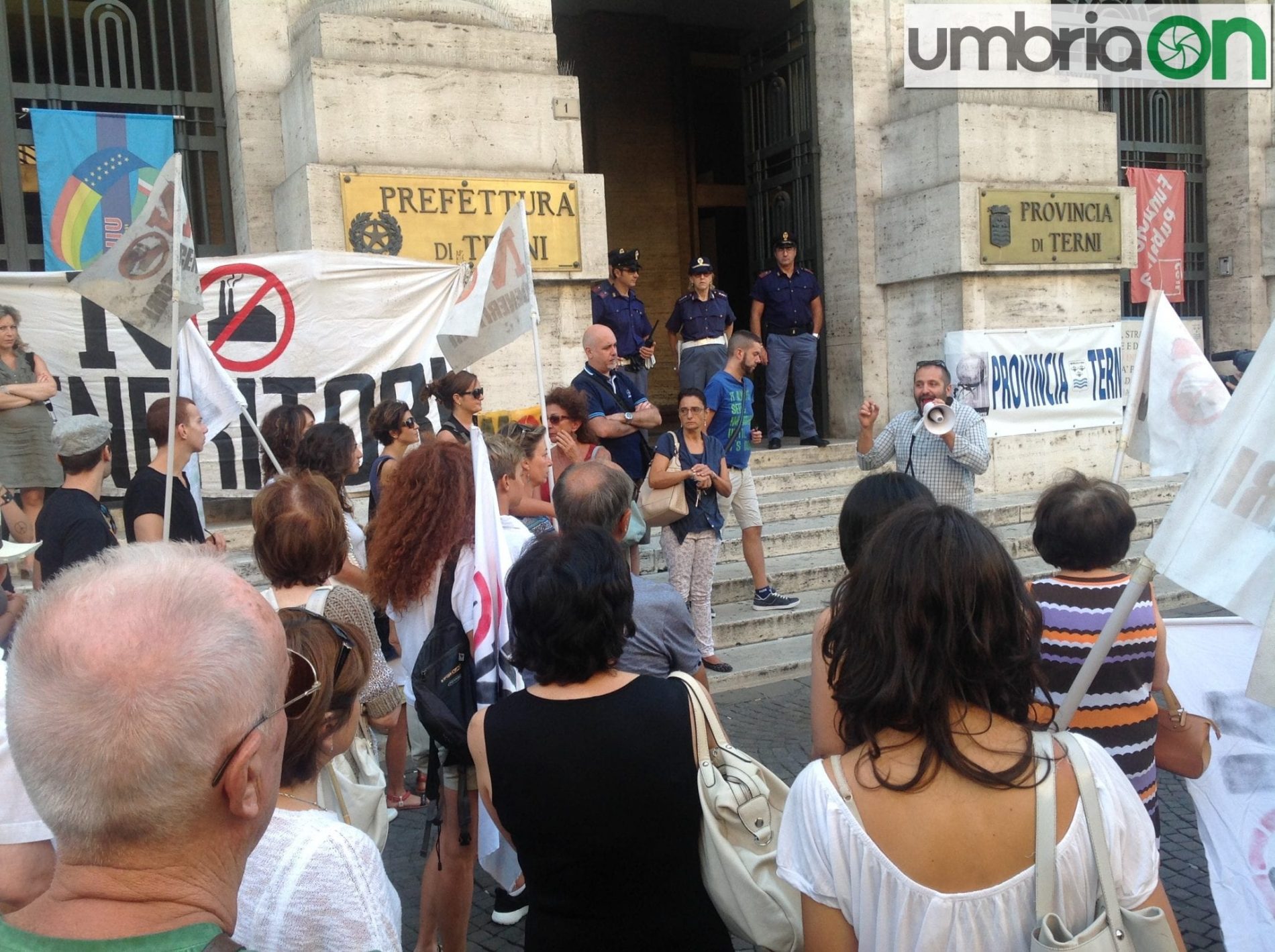 Il presidio del comitato 'No inceneritori'