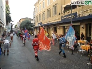 Terni tiro con l'arco arco arcieri sfilata village (5)