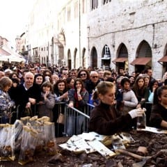 Perugia, cioccolato scolpito a polemiche