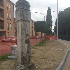 Perugia, il cippo divide destra e sinistra