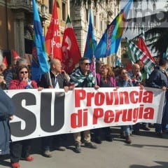 Provincia di Perugia: corteo in centro