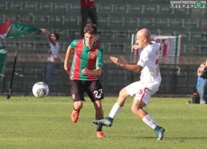 Belloni in dribbling su Valiani