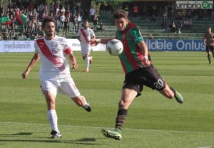 Felipe Avenatti vicino alla marcatura in due occasioni