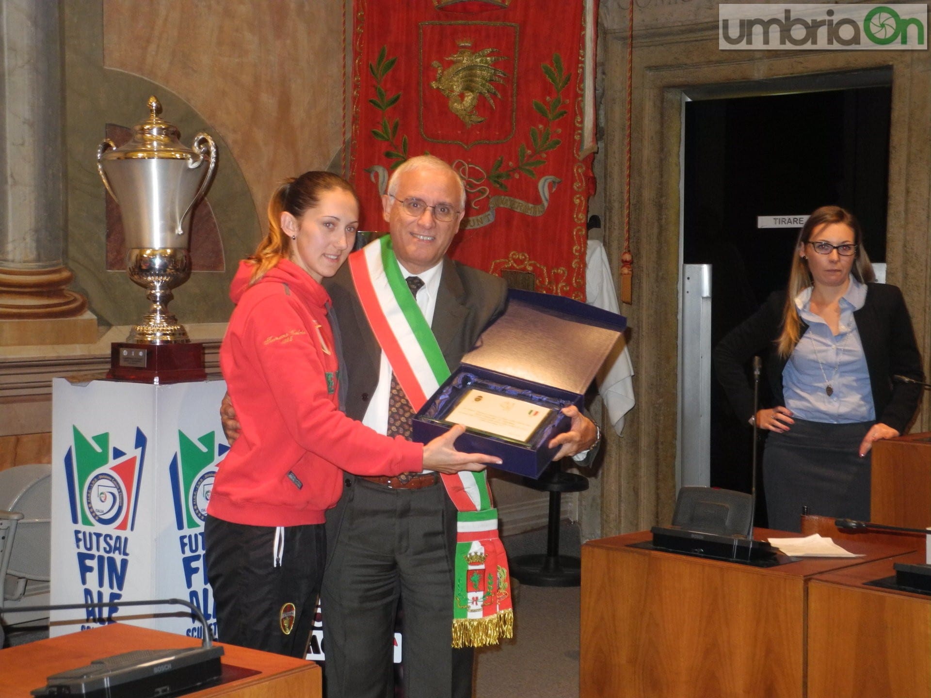 Juliana Bisognin con il sindaco Leopoldo Di Girolamo