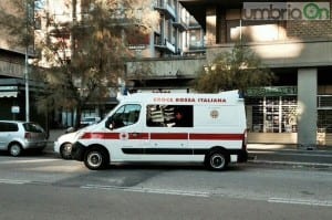 Anziana caduta in casa, via Turati, ambulanza - 2 novembre 2015
