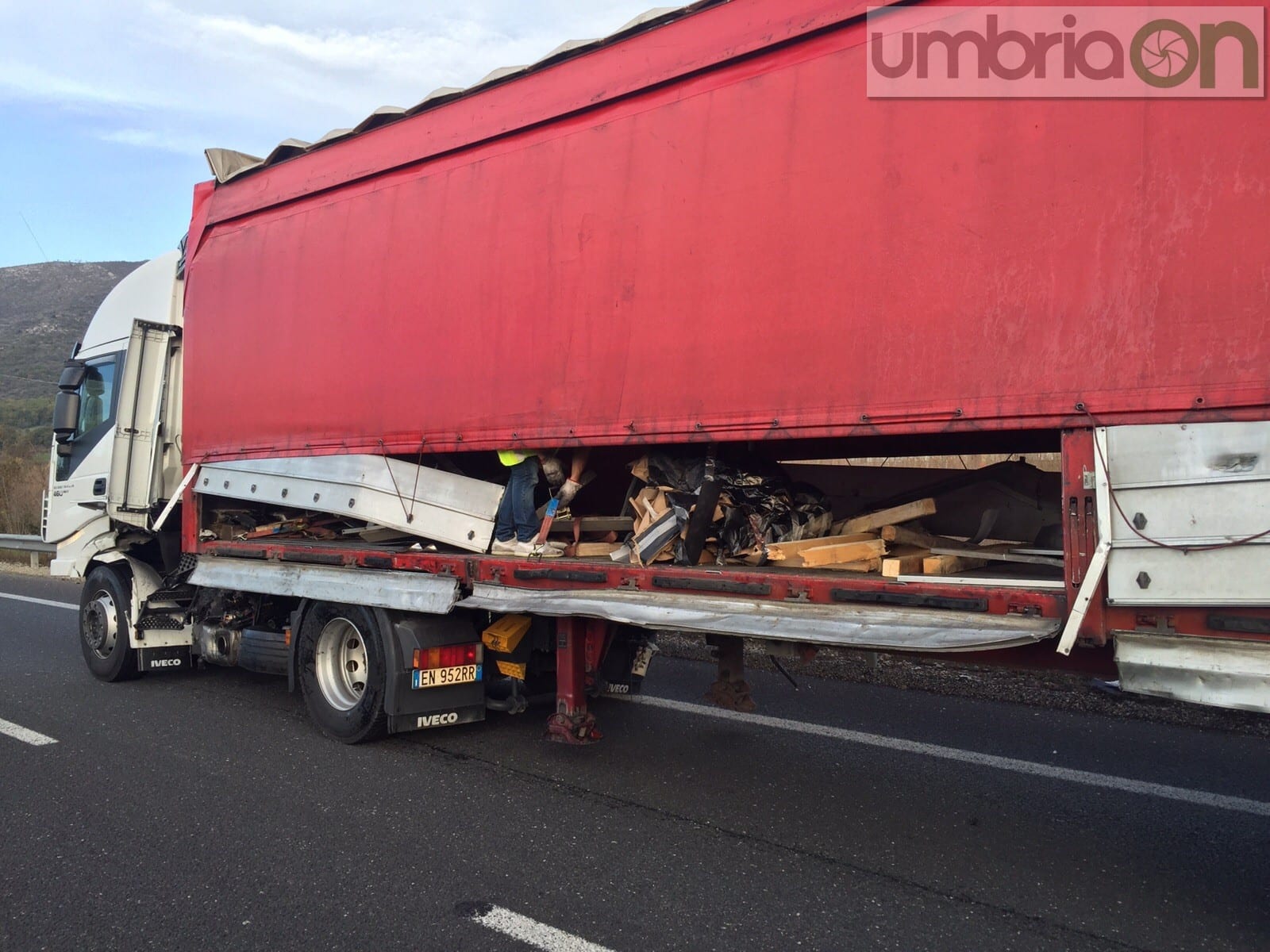 Il camion dopo l'incidente