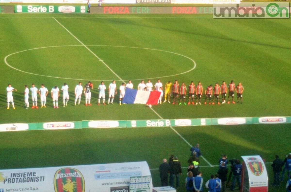 Parigi, la Marsigliese e l’emozione allo stadio