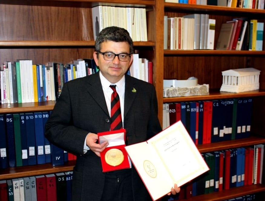 Docente universitario premiato in Cina