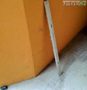 Rissa fra ragazzini in un cortile di via Filzi - 6 dicembre 2015 (3)