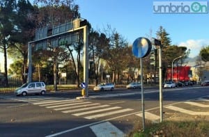 Semaforo viale dello Stadio, piscine - 10 dicembre 2015