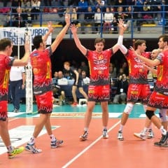 Volley, in attesa di Kovač Perugia vince