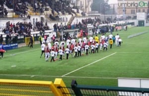L'ingresso delle squadre al ‘Piola’