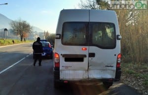 Auto tampona pulmino disabili a Gabelletta - 22 gennio 2016 (2)