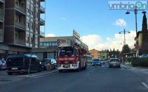 I vigili del fuoco in via del Rivo