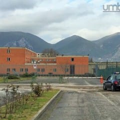 Carcere di Terni: «Soldi da guardie a detenuti»