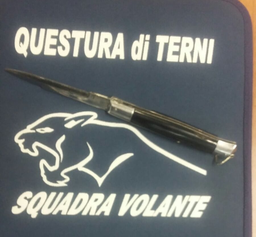Terni, coltello in tasca: straniero denunciato
