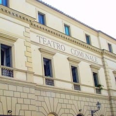 Branduardi si ‘sposta’: il meteo fa scegliere il teatro ‘Manini’ al posto di Carsulae