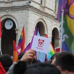 Umbria, l’omofobia continua a dividere