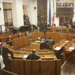 «Istituzioni ostaggio»: ‘veglia’ M5S a Perugia