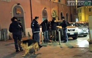 Controlli antidroga polizia Volante Terni in centro, un arresto hashish - 3 febbraio 2016 (2)
