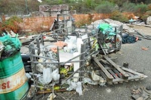 Discarica abusiva San Mariano di Corciano, Forestale Perugia - 18 febbraio 2016 (3)