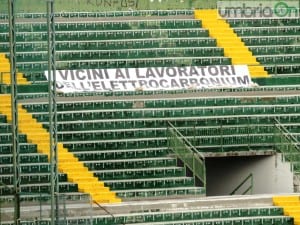 Lo striscione a firma Ternana Calcio 