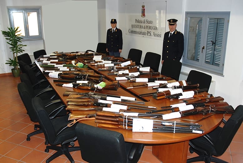 Assisi, maxi-sequestro di armi irregolari