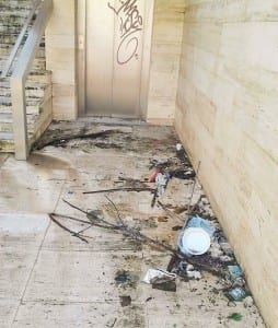 Passaggio pedonale Fontivegge Minimetrò chiusoo, degrado - 28 febbraio 2016 (4)