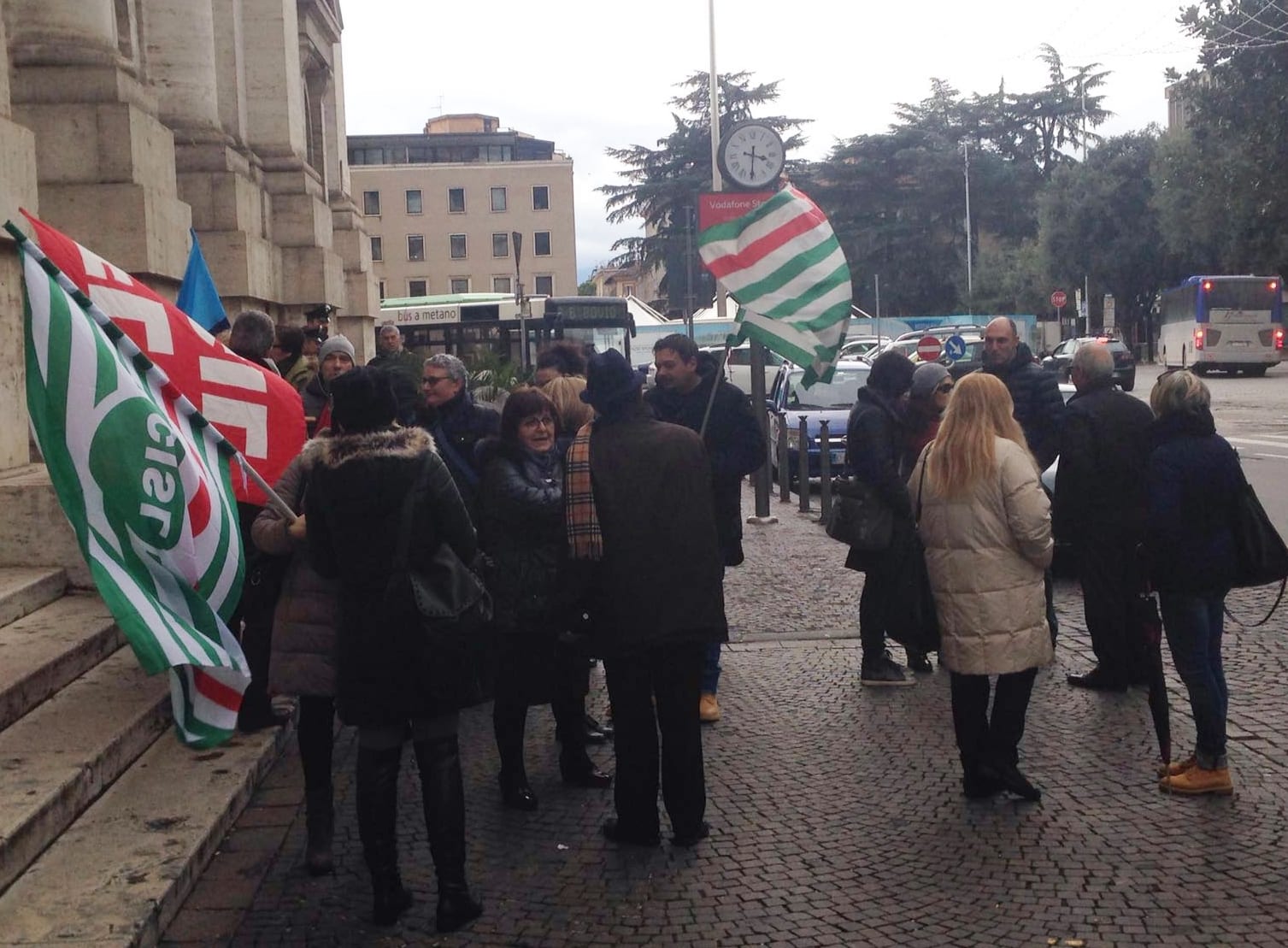 Scuola, docenti precari nelle Prefetture