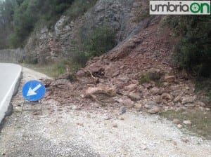 Terni strada della Val di Serra frana (4)