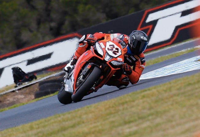 Superbike, IodaRacing a punti nel debutto