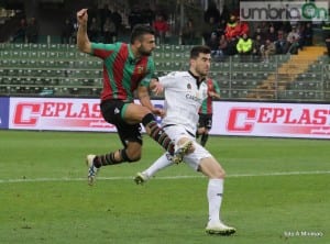 Fabio Ceravolo durante l'azione del gol