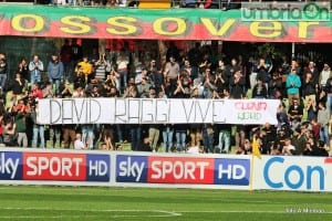 Lo striscione della Nord